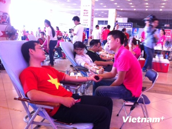 Тысячи ханойцев приняли участие в кампании за добровольное донорство крови